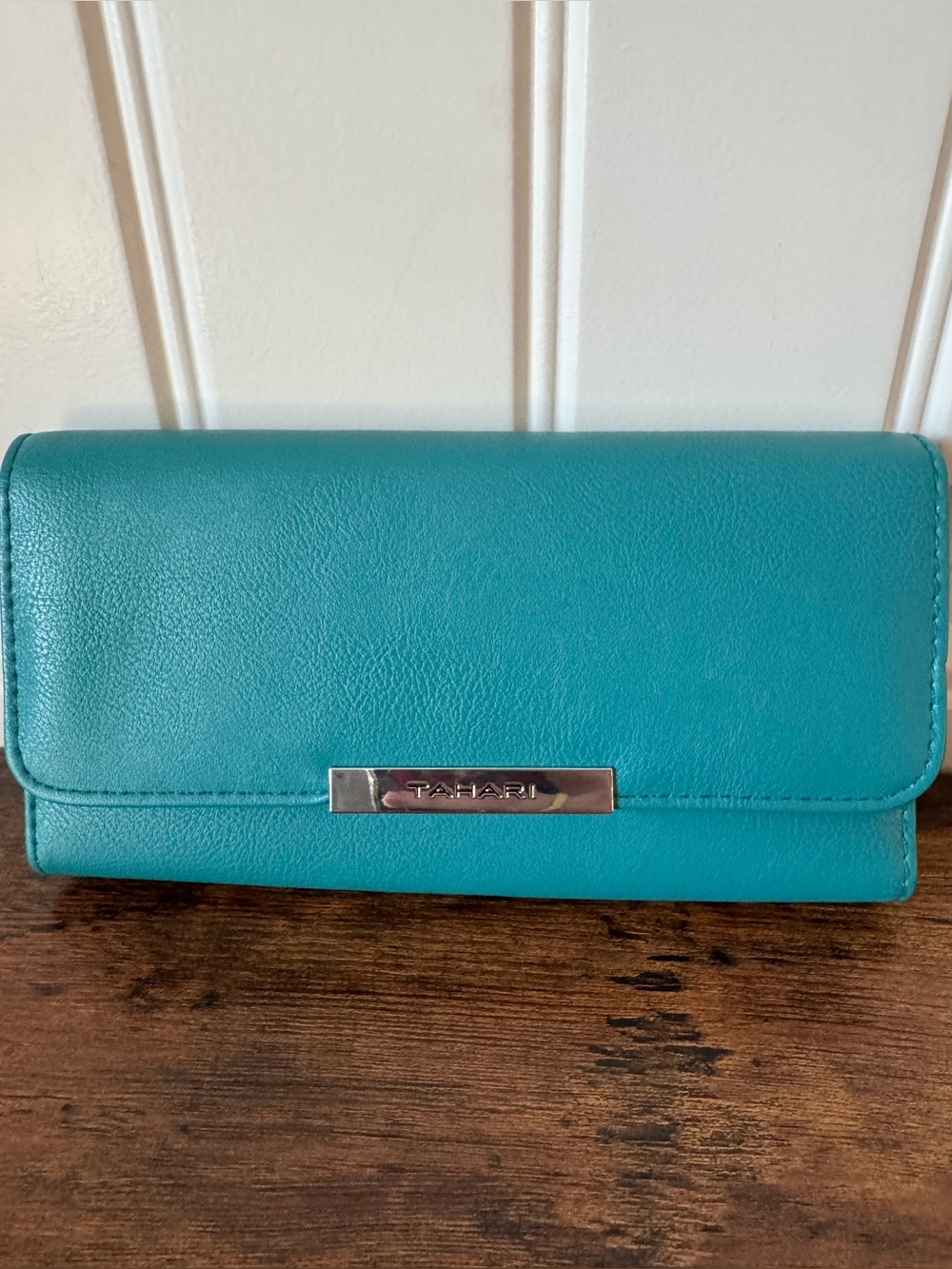Tahari Teal Blue Organizer Wallet Snap Closure Zip Pockets ID Slots